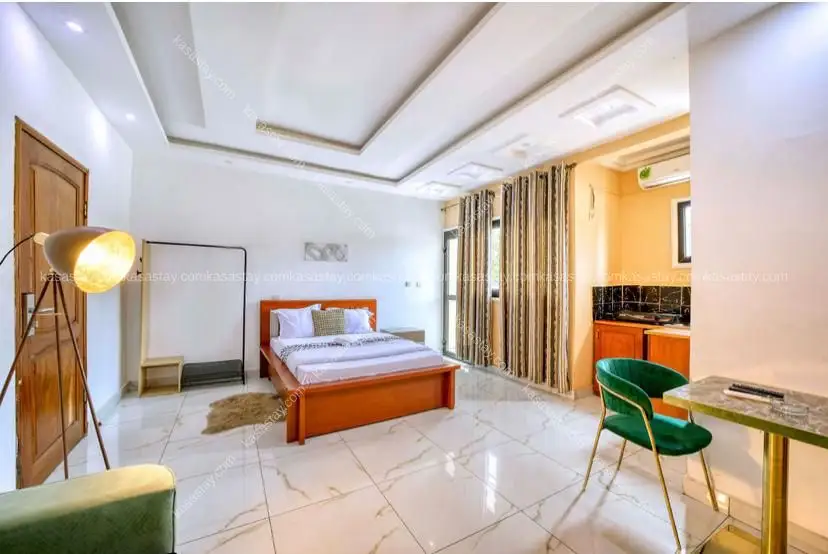 Chambre à Bonapriso, 1 chambre